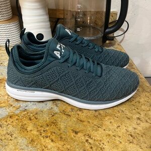 APL techloom phantom size 11.5